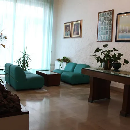 Отель 2 Mari - 2*